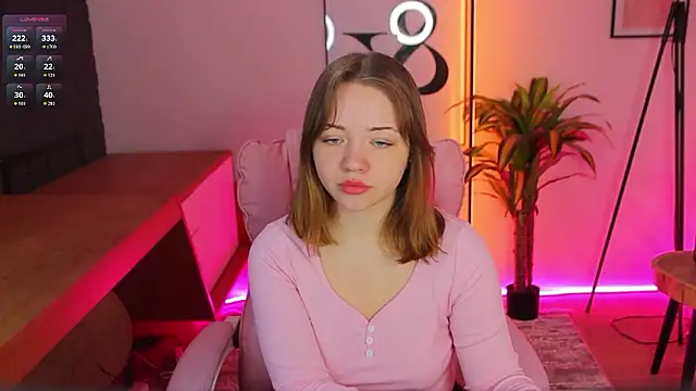 Kiss Moon online show from 03/06/26, 06:54