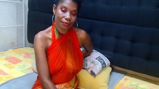Snapshot of EbonyEmpressMilf chatting on 06/05/26, 07:03 EbonyEmpressMilf online show from 06/05/26, 07:03