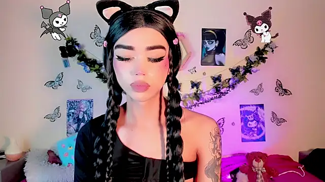 Miss-Saraii online show from 04/21/26, 01:42