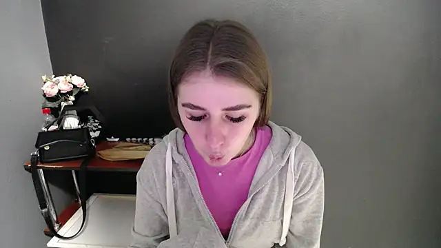 Sunny siren online show from 02/18/26, 01:29