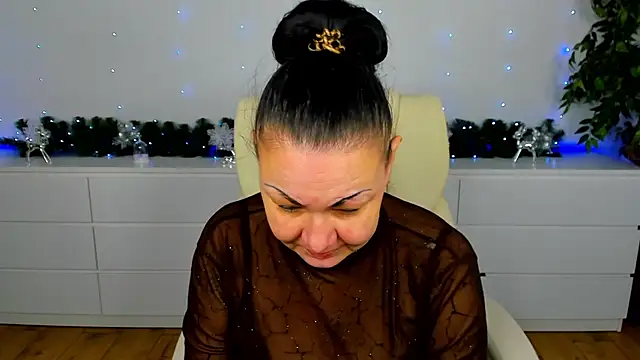 IrissMoon online show from 01/17/26, 06:51