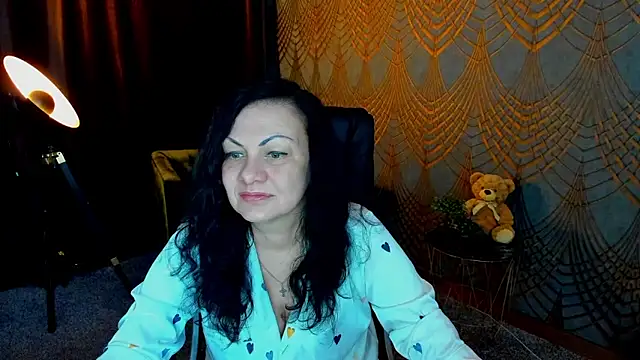 Snapshot of IrissMoon chatting on 05/31/26, 05:31 IrissMoon online show from 05/31/26, 05:31