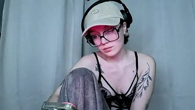 Snapshot of ju_juliette chatting on 02/26/26, 08:41 ju juliette online show from 02/26/26, 08:41