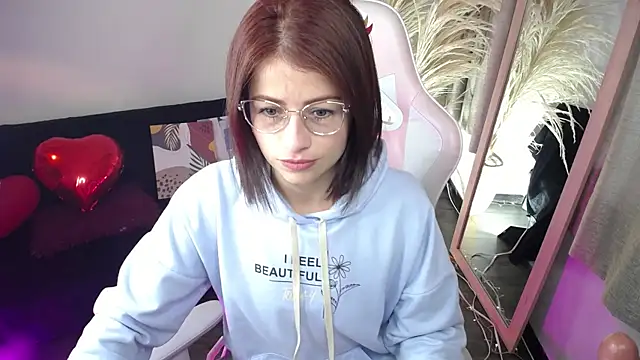 teylo80as online show from 04/17/26, 12:30