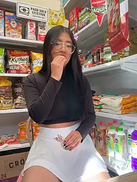 StrawberryPink  online show from 02/28/26, 12:39