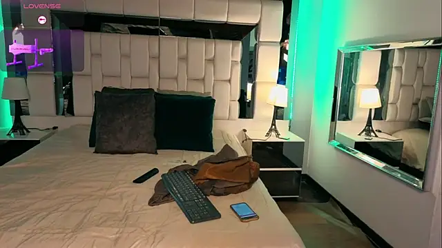 AmaliaMartinez77 online show from 04/05/26, 02:36