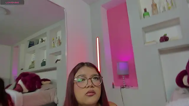 Snapshot of Rosy_Sweet chatting on 02/03/26, 11:48 Rosy Sweet online show from 02/03/26, 11:48