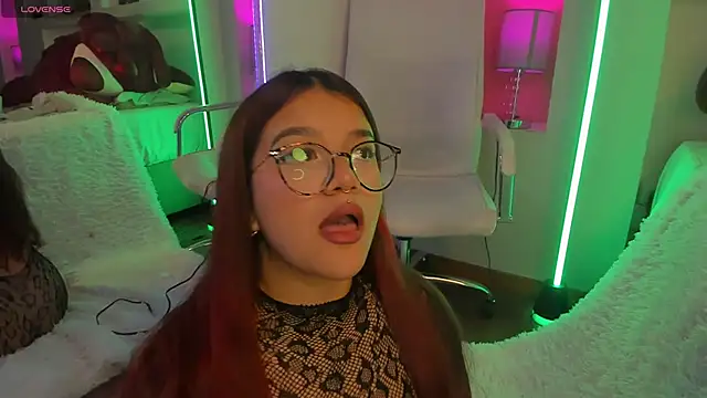 Snapshot of Rosy_Sweet chatting on 02/17/26, 12:12 Rosy Sweet online show from 02/17/26, 12:12