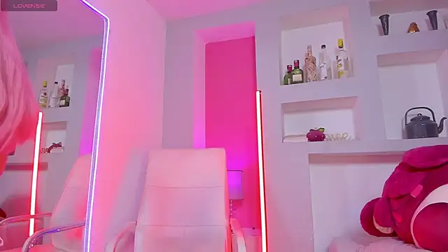 Snapshot of Rosy_Sweet chatting on 02/23/26, 12:02 Rosy Sweet online show from 02/23/26, 12:02