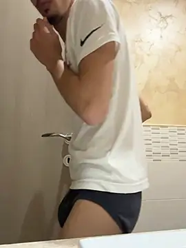 piccolo2002 online show from 03/19/26, 05:50