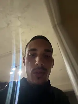 piccolo2002 online show from 04/16/26, 05:36