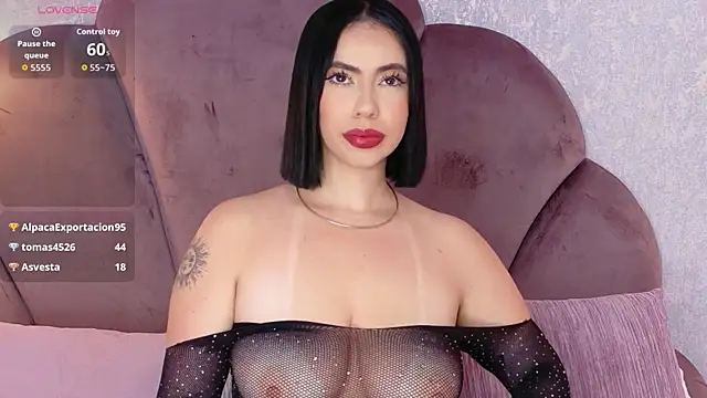 Snapshot of Sienna-Gold chatting on 04/28/26, 11:59 Sienna-Gold online show from 04/28/26, 11:59