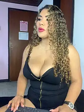 TianaRios Pink online show from 03/02/26, 03:52