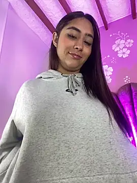 Snapshot of MadisonFox1 chatting on 02/08/26, 12:19 MadisonFox1 online show from 02/08/26, 12:19