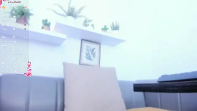 Snapshot of Amira_Alzahra chatting on 05/19/26, 05:19 Amira Alzahra online show from 05/19/26, 05:19