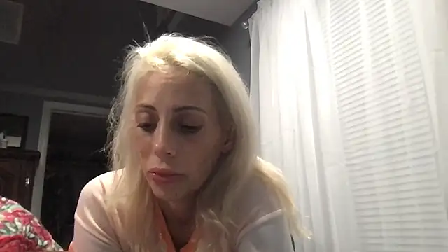 Snapshot of LindseyFAFO chatting on 07/23/26, 02:53 LindseyFAFO online show from 07/23/26, 02:53