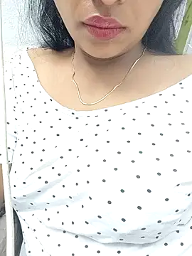 Hot-Tinaa online show from 04/16/26, 12:33