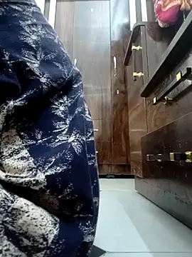 Hot-Tinaa online show from 04/28/26, 06:51