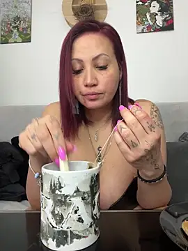 candyalice7 online show from 02/24/26, 12:03