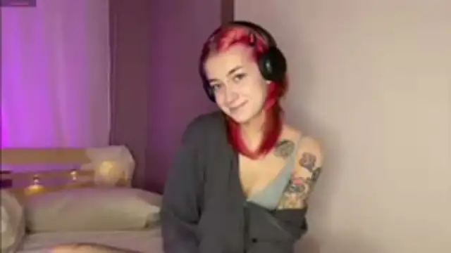 Snapshot of Dina_Cams chatting on 02/02/26, 01:10 Dina Cams online show from 02/02/26, 01:10