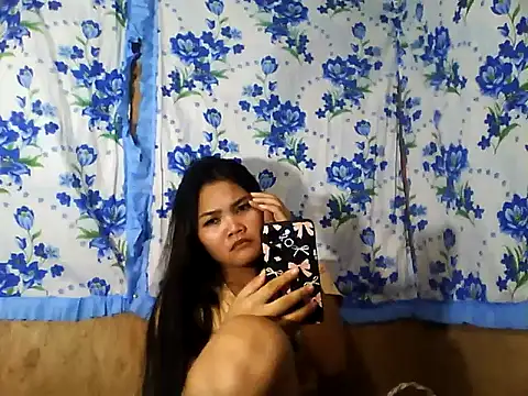 PinaySkinnyJust18 online show from 04/04/26, 09:18