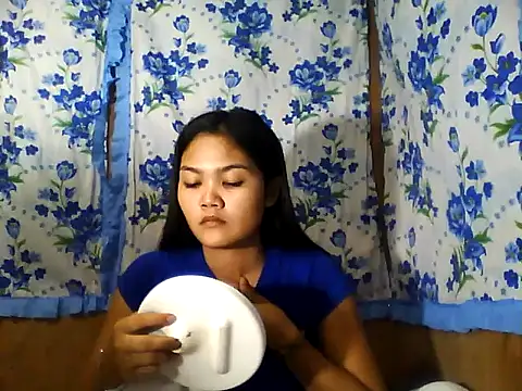 PinaySkinnyJust18 online show from 04/16/26, 10:01