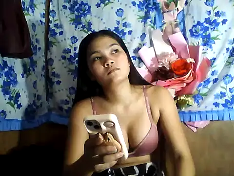 PinaySkinnyJust18 online show from 05/27/26, 02:08