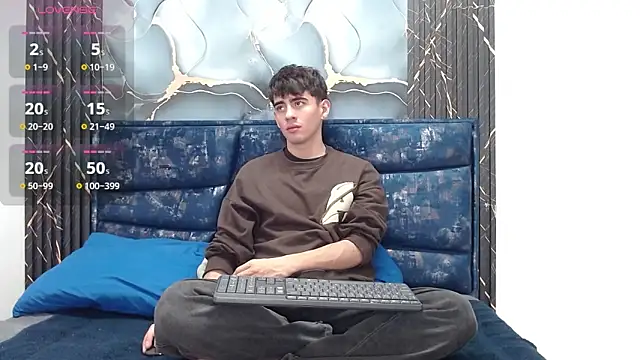 Snapshot of Lust_demian chatting on 02/20/26, 11:43 Lust demian online show from 02/20/26, 11:43