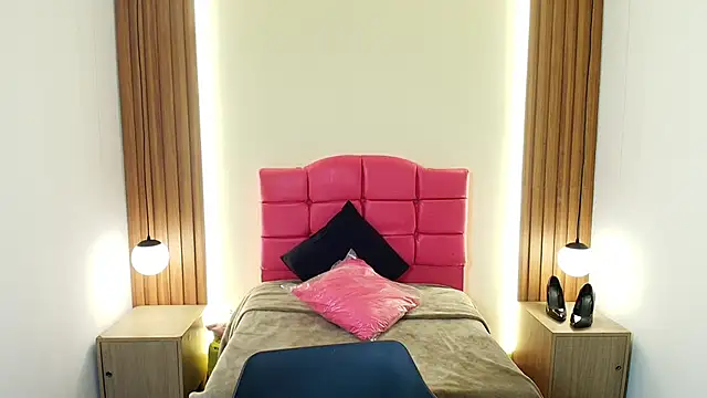 IvonneRoss  online show from 02/07/26, 11:58