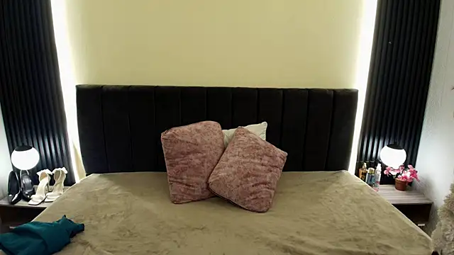 IvonneRoss  online show from 03/19/26, 12:20