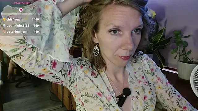 Daisy Lovely online show from 07/13/26, 04:15