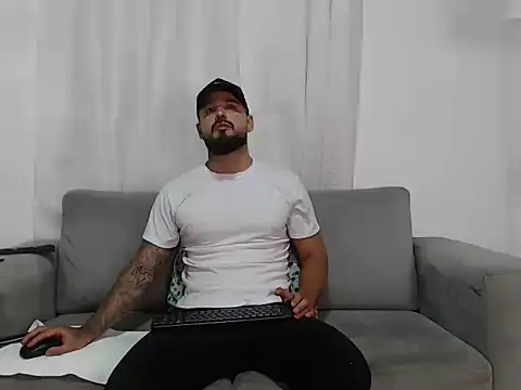 Snapshot of Handsomen69 chatting on 02/24/26, 12:52 Handsomen69 online show from 02/24/26, 12:52