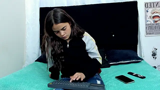 Snapshot of queen_missy chatting on 02/25/26, 08:51 queen missy online show from 02/25/26, 08:51