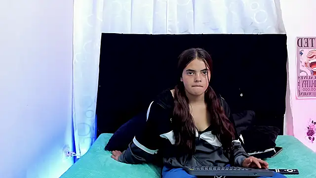 Snapshot of queen_missy chatting on 02/26/26, 07:57 queen missy online show from 02/26/26, 07:57