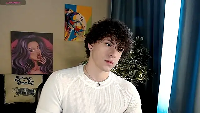 Snapshot of TylerGibson chatting on 05/07/26, 04:40 TylerGibson online show from 05/07/26, 04:40