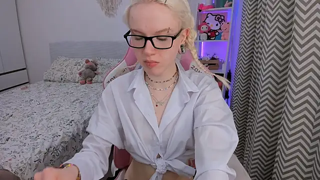 Mia WaterFall online show from 02/06/26, 03:11