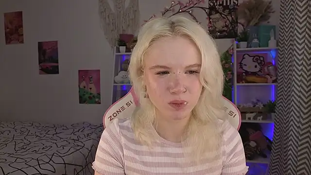 Mia WaterFall online show from 05/28/26, 03:26