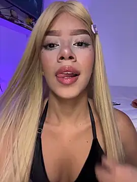 BellaMoon  online show from 03/18/26, 06:00