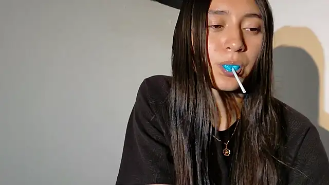 Snapshot of isabella_nowa chatting on 06/14/26, 11:40 isabella nowa online show from 06/14/26, 11:40