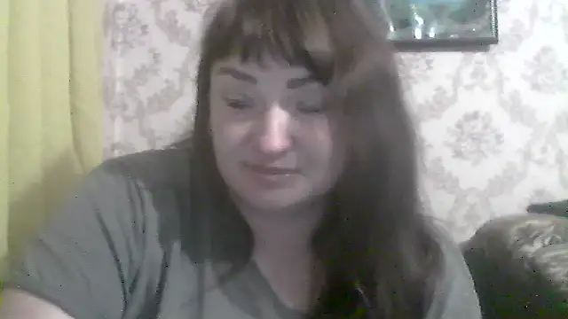 Snapshot of AllinaKis chatting on 04/22/26, 08:43 AllinaKis online show from 04/22/26, 08:43