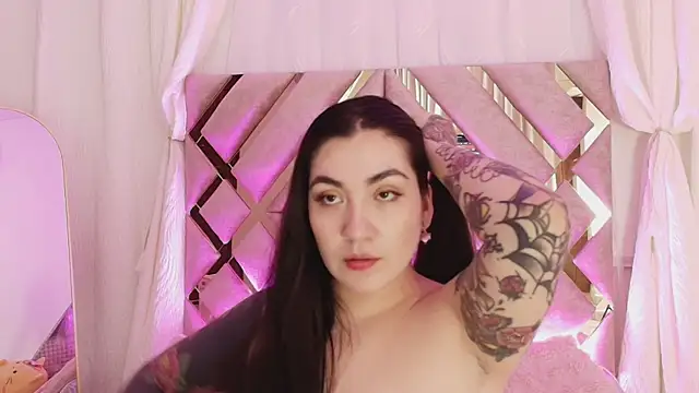 KathiaJenner online show from 04/18/26, 04:22