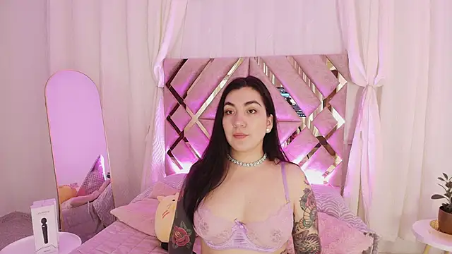 KathiaJenner online show from 04/22/26, 11:45