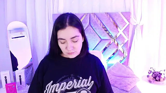 Snapshot of KathiaJenner chatting on 06/26/26, 11:14 KathiaJenner online show from 06/26/26, 11:14