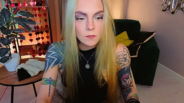 Snapshot of cherrie_sherry chatting on 02/17/26, 09:21 cherrie sherry online show from 02/17/26, 09:21