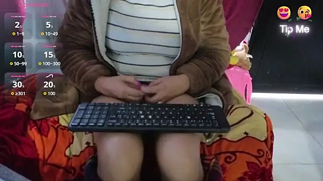 Snapshot of xxxMilexxx chatting on 02/24/26, 12:36 xxxMilexxx online show from 02/24/26, 12:36