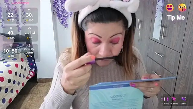 Snapshot of xxxMilexxx chatting on 02/27/26, 11:43 xxxMilexxx online show from 02/27/26, 11:43