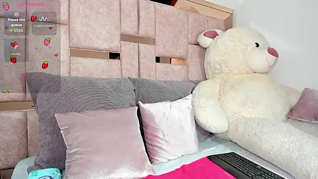 sweett eyes  online show from 02/21/26, 12:28