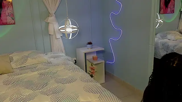 naomi campell online show from 02/02/26, 07:45