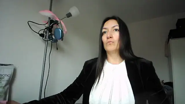 Yulian Milf online show from 03/11/26, 05:08