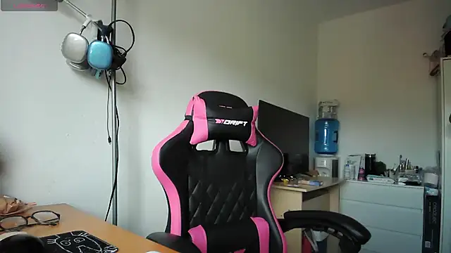 Yulian Milf online show from 04/01/26, 11:00